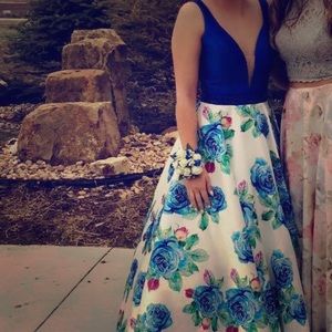 Beautiful Dress!